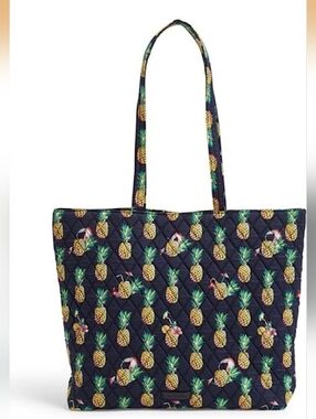 Vera Bradley-Quilted Pineapple 🍍 Print Tote Bag 💙